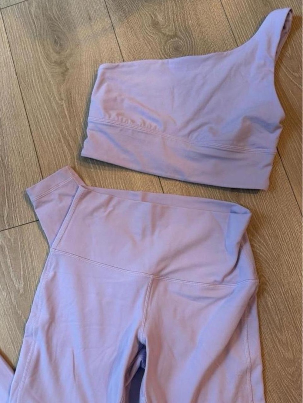 Lululemon Lilac Matching Set - Top & Bottoms size 6